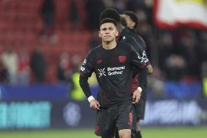 《邮报》：曼城将在未来几周评估埃切维里被租借至勒沃库森一事，冬窗将其召回的可能性或将提上日程。